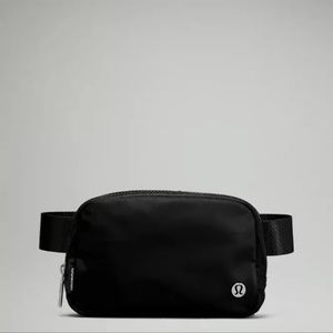 NWT LARGE LULULEMON BELT BAG